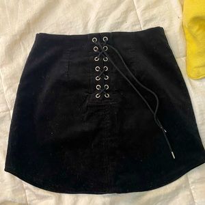 Black forever 21 skirt size small.
